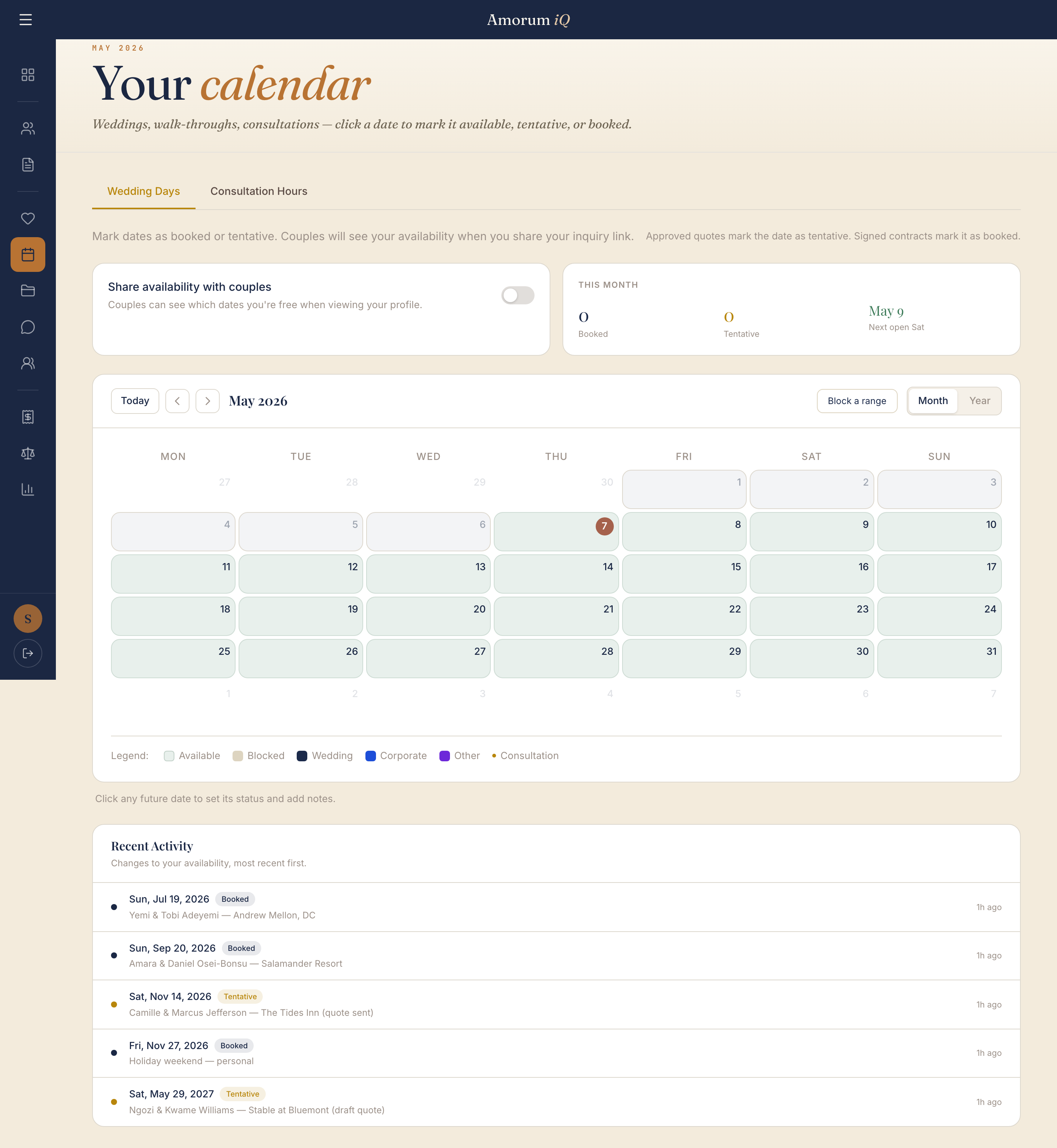 Amorum iQ availability calendar showing booked and tentative dates